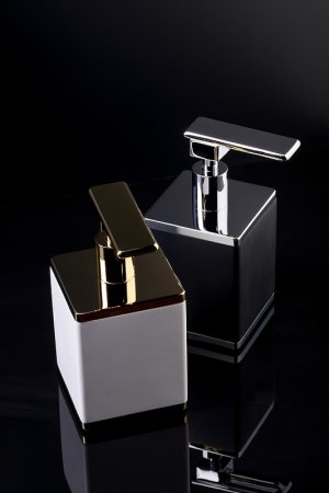 Дозатор для жидкого мыла Boheme 10969-B-CR Черный Хром 