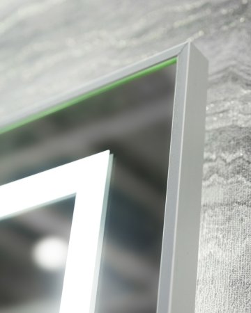 Зеркало BelBagno Kraft 68.5 SPC-KRAFT-685-885-TCH-WARM с подсветкой с подогревом Сатин с сенсорным выключателем 