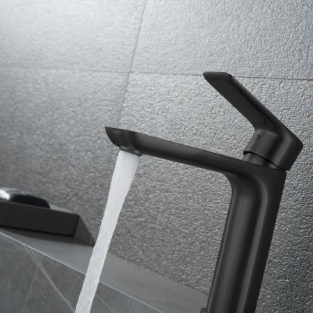 Смеситель для раковины Black&White Universe UK8302B 8302BUK Черный матовый 