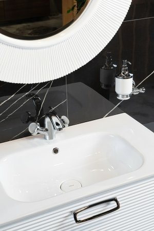 Зеркало Boheme Armadi Art Shine 82 528-W Light с подсветкой Белое 