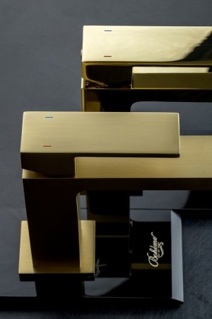 Смеситель для раковины Boheme Qubic 471-BR Бронза 