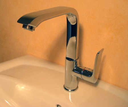 Смеситель Hansgrohe Metris 31087000 для раковины 