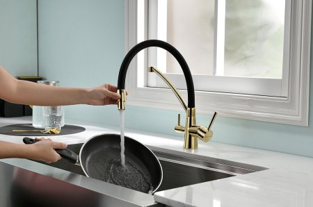 Смеситель Paulmark Siegen Si213111-G для кухонной мойки, золото 