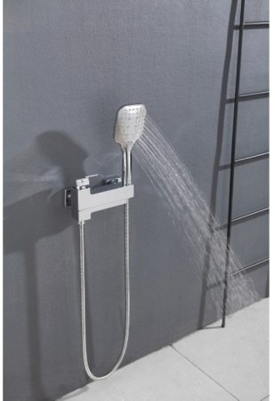 Cмеситель для ванны ViEiR V393531 Хром 