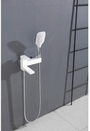 Cмеситель для ванны ViEiR V393531-F Белый 