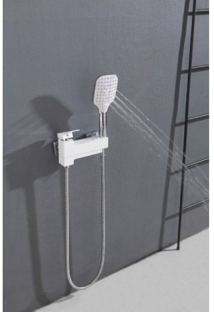 Cмеситель для ванны ViEiR V393531-F Белый 