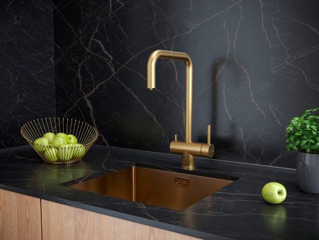 Смеситель Paulmark Wetter We213030-BG для кухонной мойки, брашированное золото 