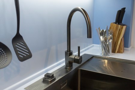 Смеситель для кухонной мойки Omoikiri Wakayama PVD-GM 