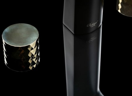 Смеситель для раковины Boheme Venturo 150-BG-DIAMOND Черный матовый Золото 