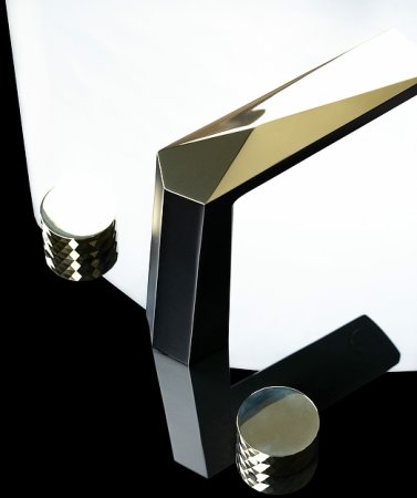 Смеситель для раковины Boheme Venturo 150-BG-DIAMOND Черный матовый Золото 