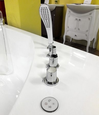 Акриловая ванна Gemy G9080 