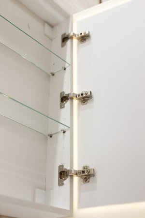 Зеркальный шкаф BelBagno Marino 40 SPC-MAR-400/800-1A-LED-TCH с подсветкой Белый 