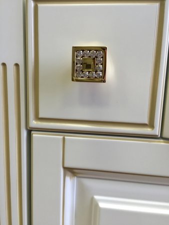 Шкаф пенал Opadiris Лаура 44 L Z0000006525 Белый с золотой патиной ручки Swarovski Золото 