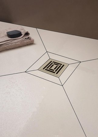 Душевой трап Berges Zentrum Uno 100x100 090471 с решеткой Хром матовый 