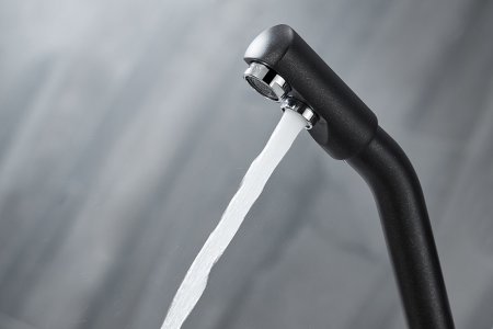 Смеситель Paulmark Hessen He213017-418 для кухонной мойки, черный металлик 