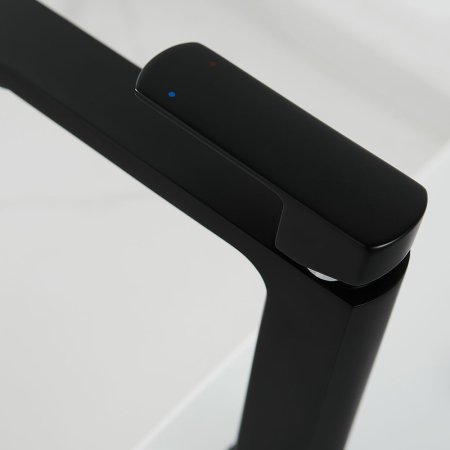 Смеситель для раковины Vincea Next VBF-1N1MB Черный матовый 