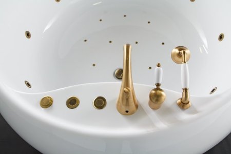 Акриловая ванна BelBagno BB30 155x155 Белая 