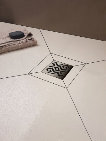 Душевой трап Berges Platz Antik 150x150 091061 с решеткой Хром 