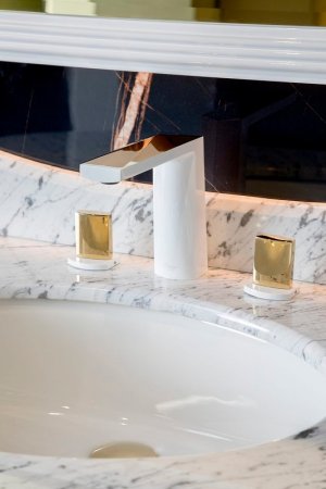 Смеситель для раковины Boheme Venturo 150-WG-TOUCH Белый Золото 