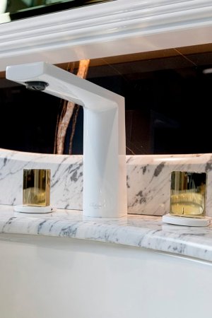 Смеситель для раковины Boheme Venturo 150-WG-TOUCH Белый Золото 